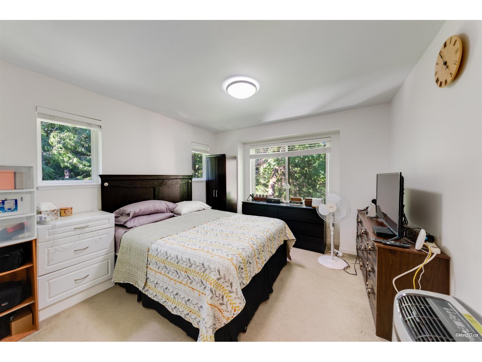 39 5858 142 Street Property Photo 13