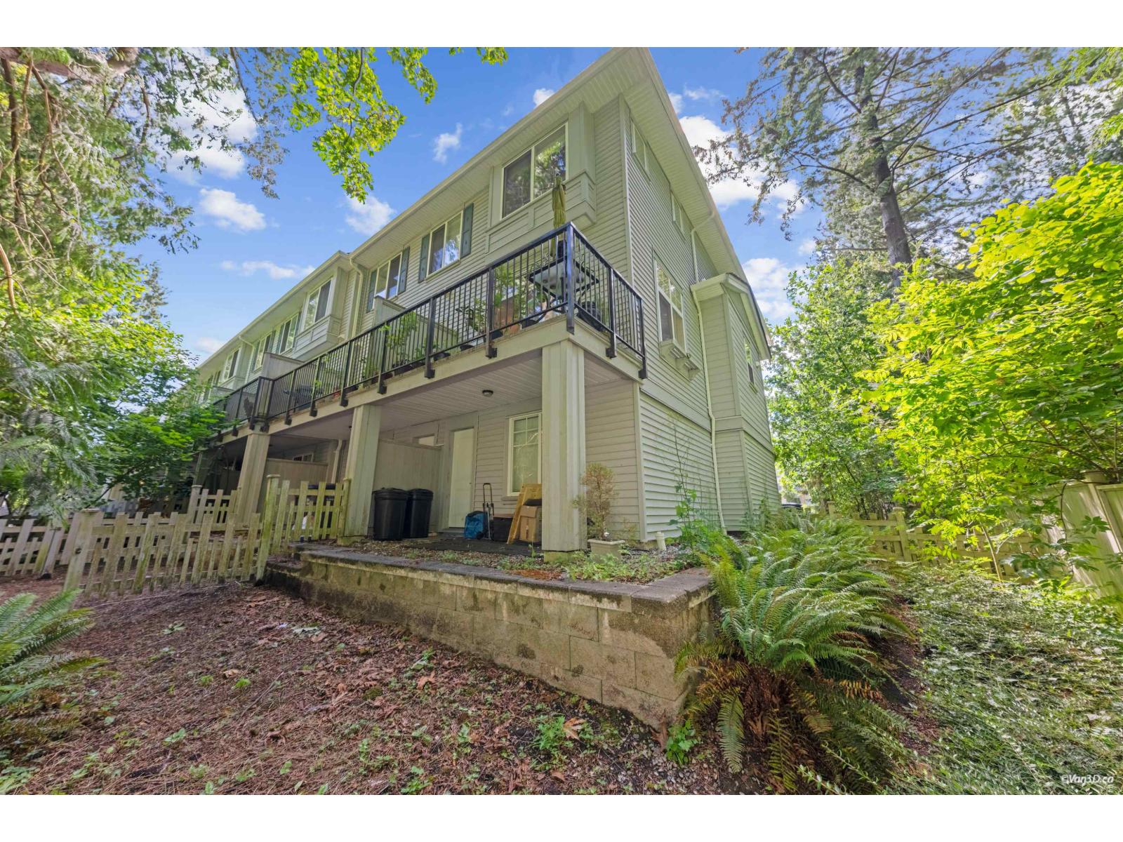 39 5858 142 Street Property Photo 16