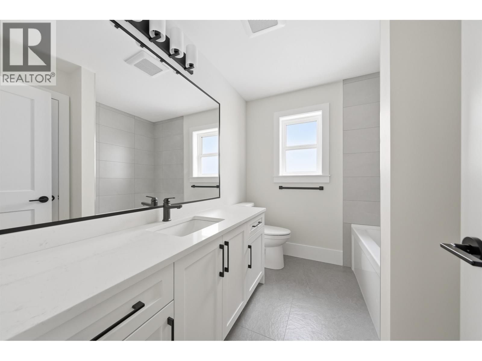 13544 Birdtail Drive Property Photo 25