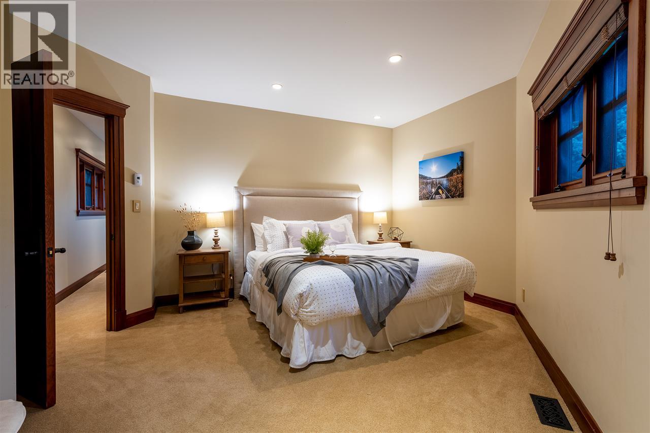 6693 Tapley Place Property Photo 32