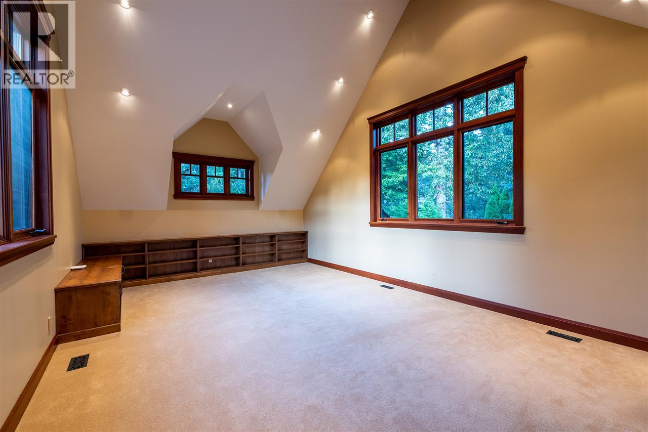 6693 Tapley Place Property Photo 34