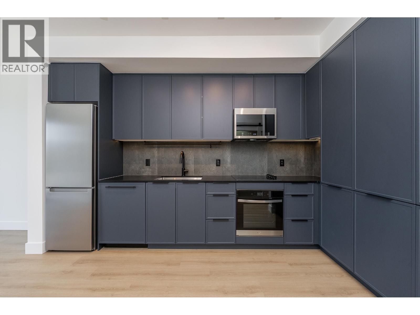 614 3075 Murray Street Property Photo 4