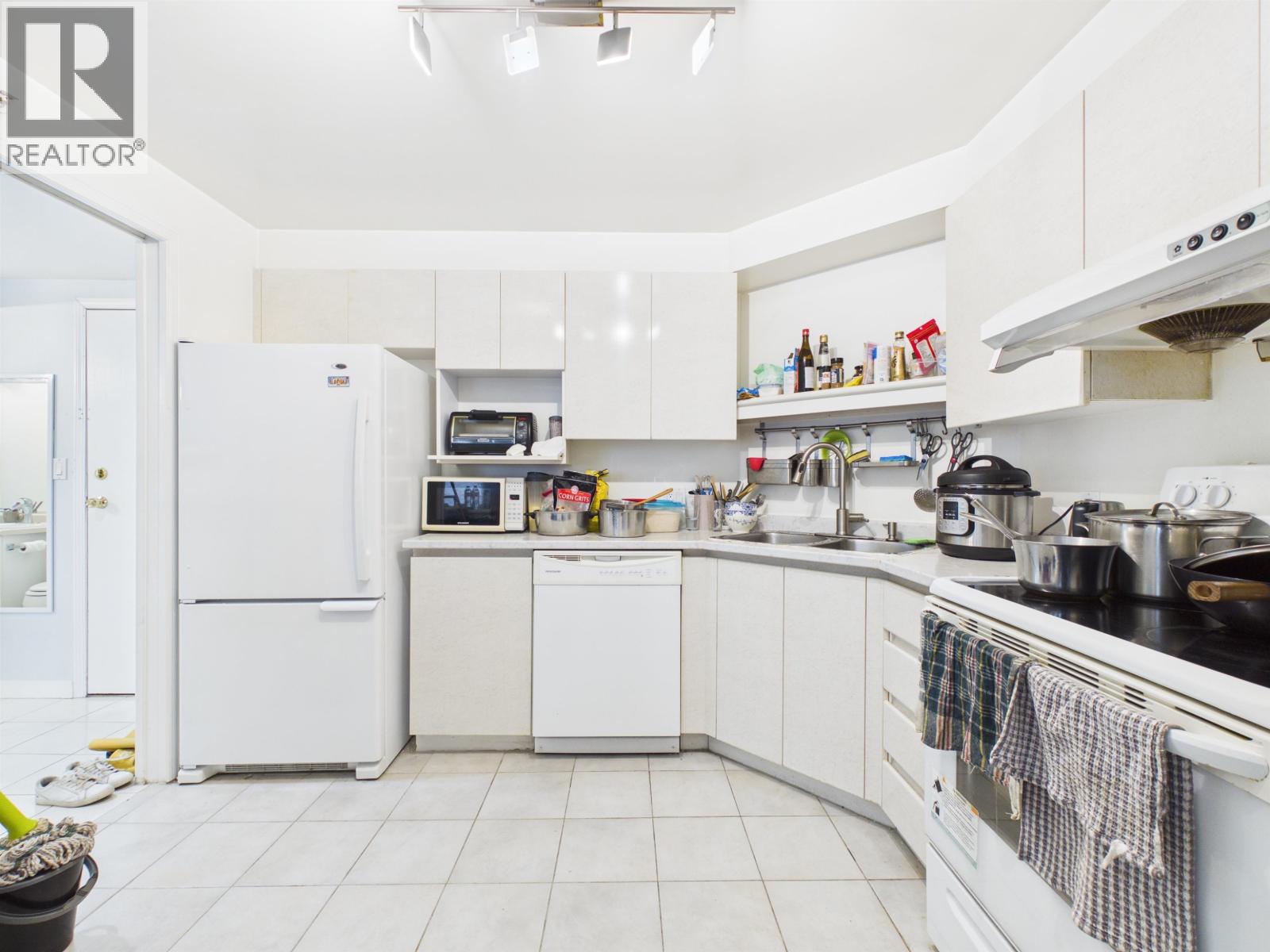 602 7995 Westminster Highway Property Photo 14