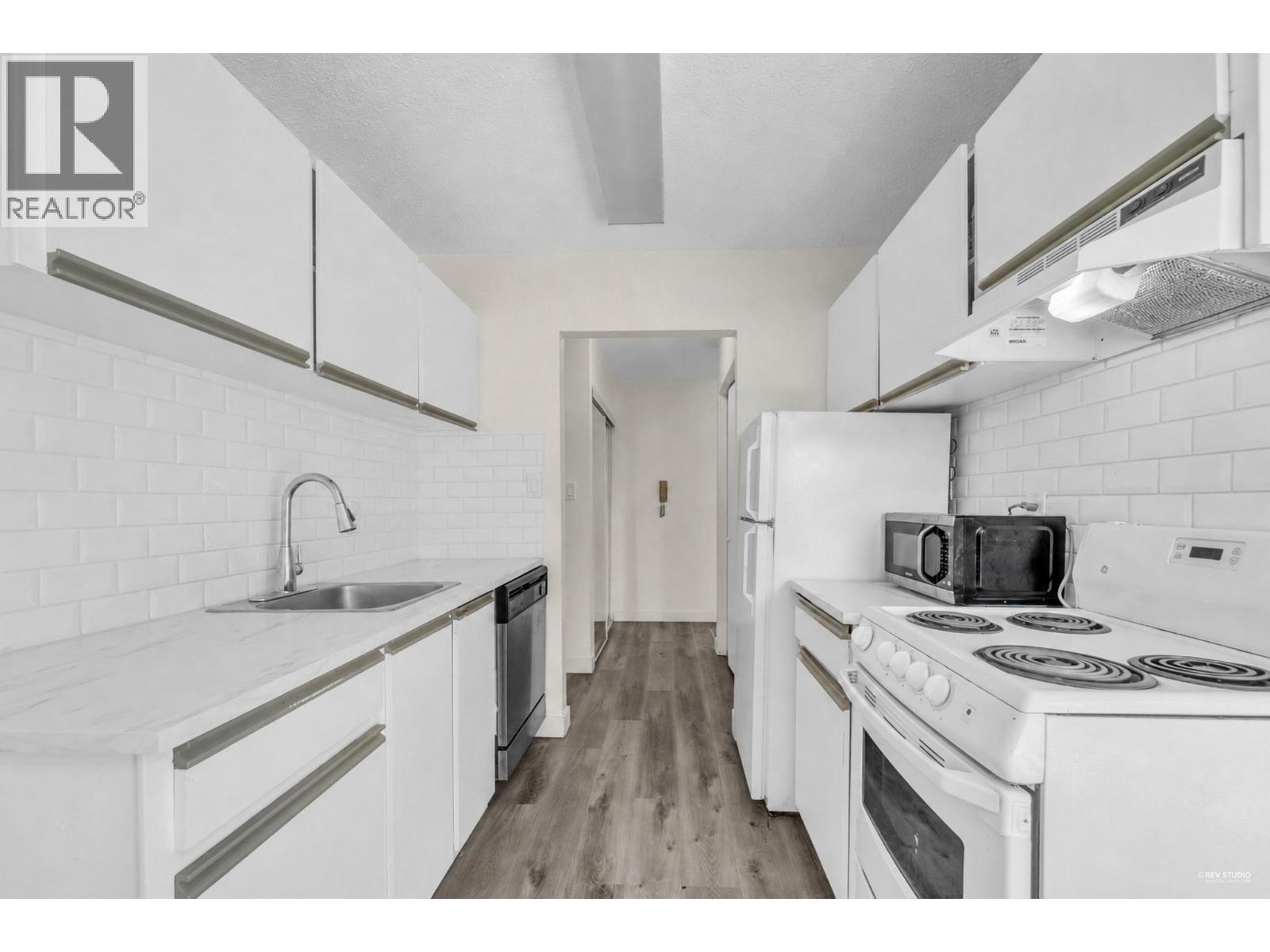 349 8111 Ryan Road Property Photo 3