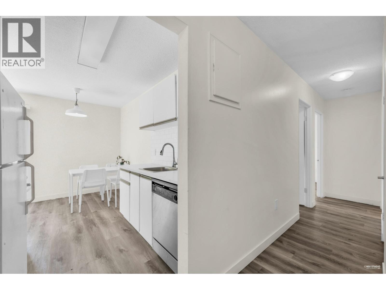 349 8111 Ryan Road Property Photo 4