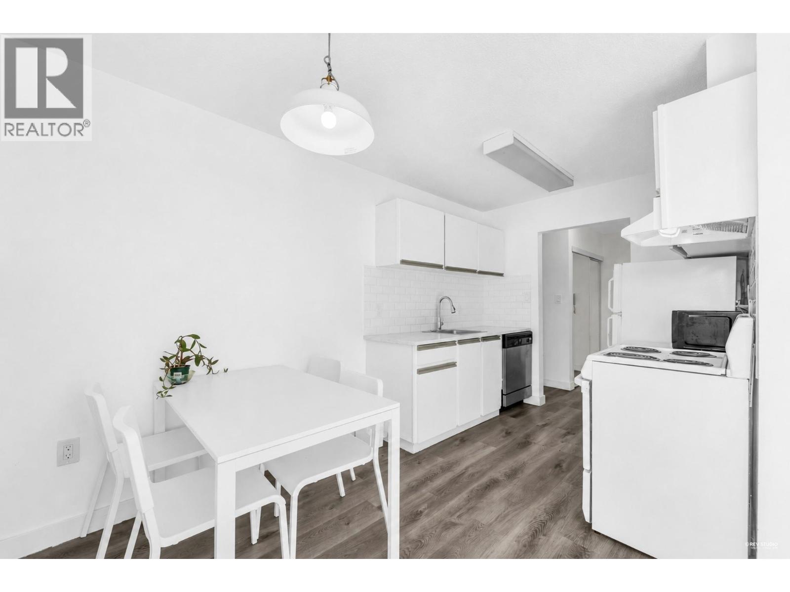 349 8111 Ryan Road Property Photo 5