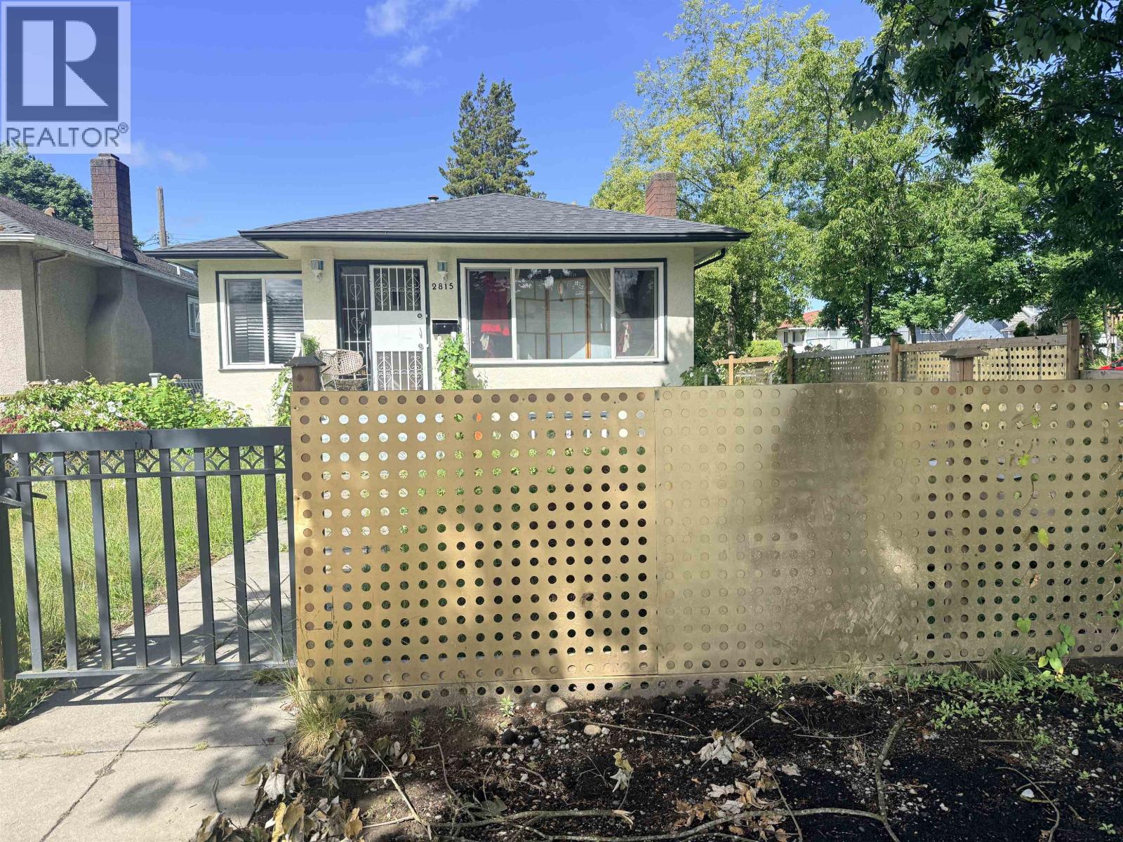2815 Nanaimo Street Property Photo 1