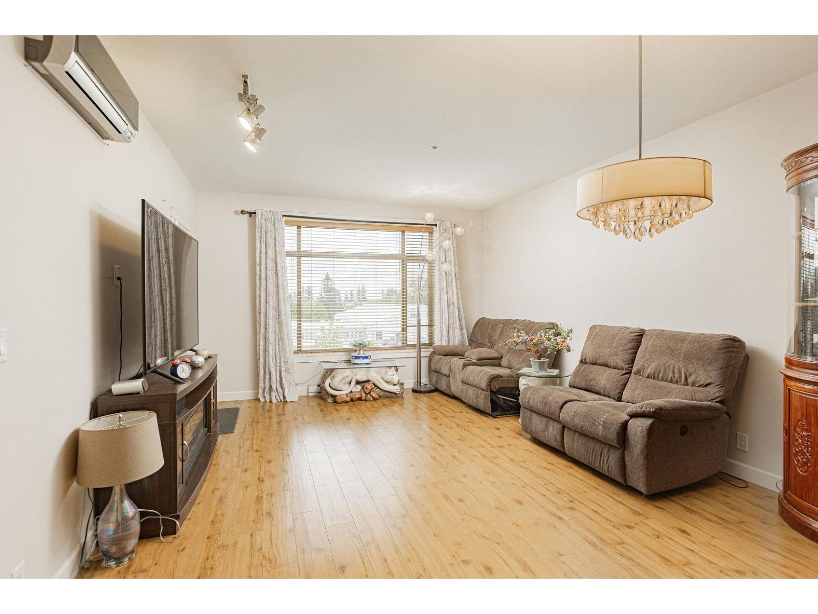 405 8067 207 Street Property Photo 1