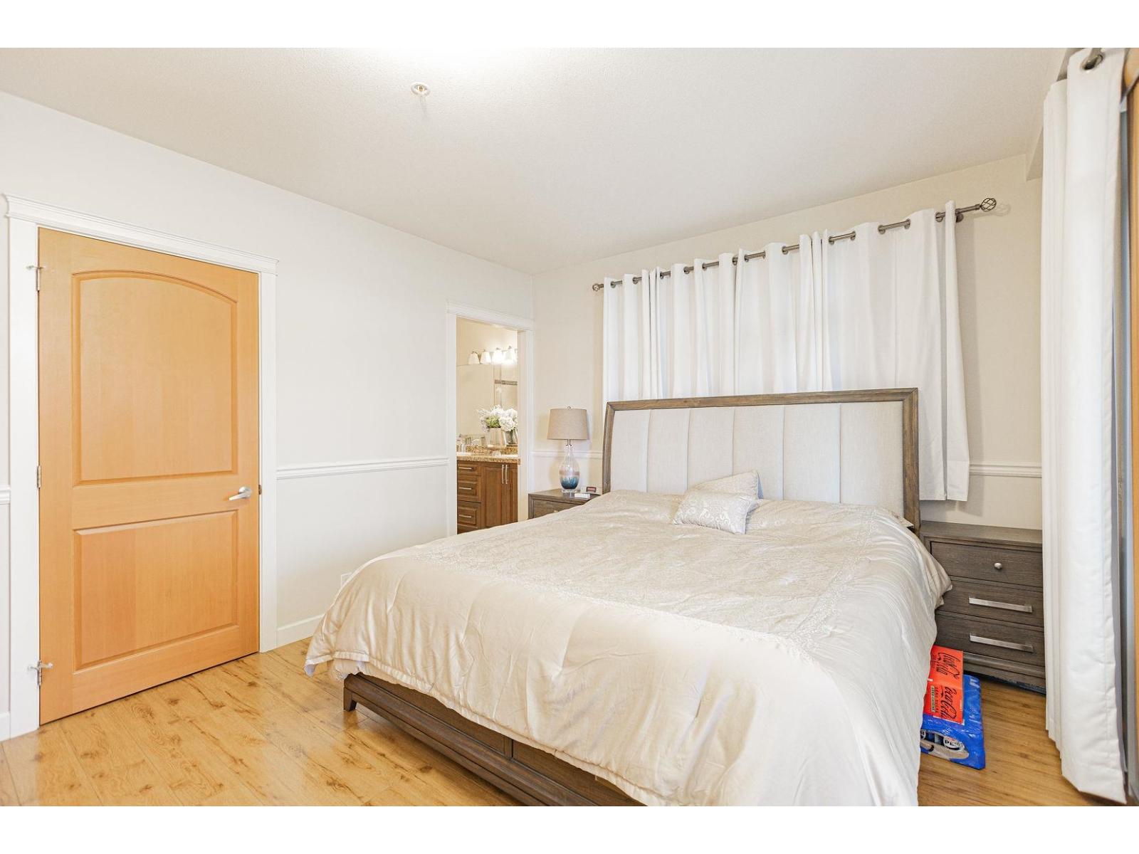 405 8067 207 Street Property Photo 7