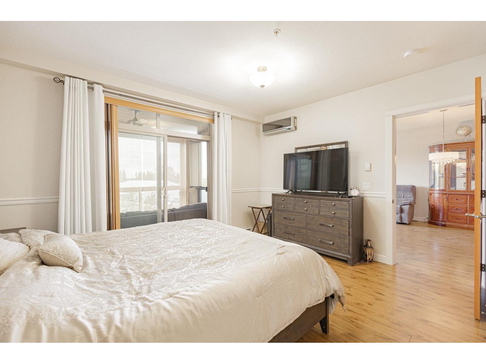 405 8067 207 Street Property Photo 8
