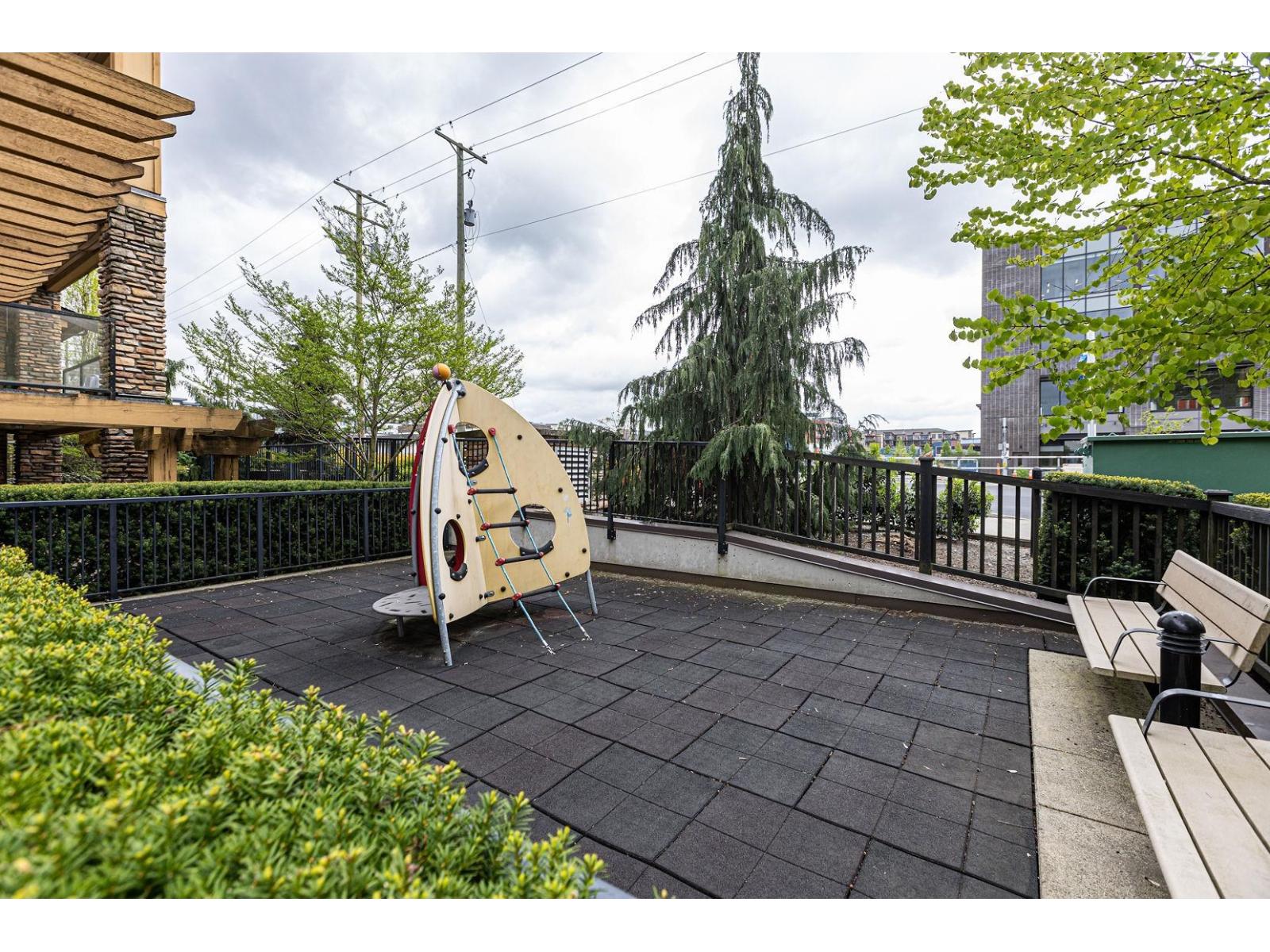 405 8067 207 Street Property Photo 19