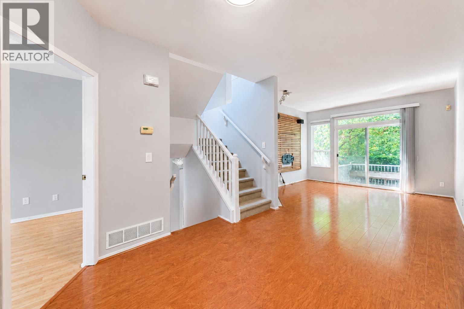 51 5840 Dover Crescent Property Photo 3