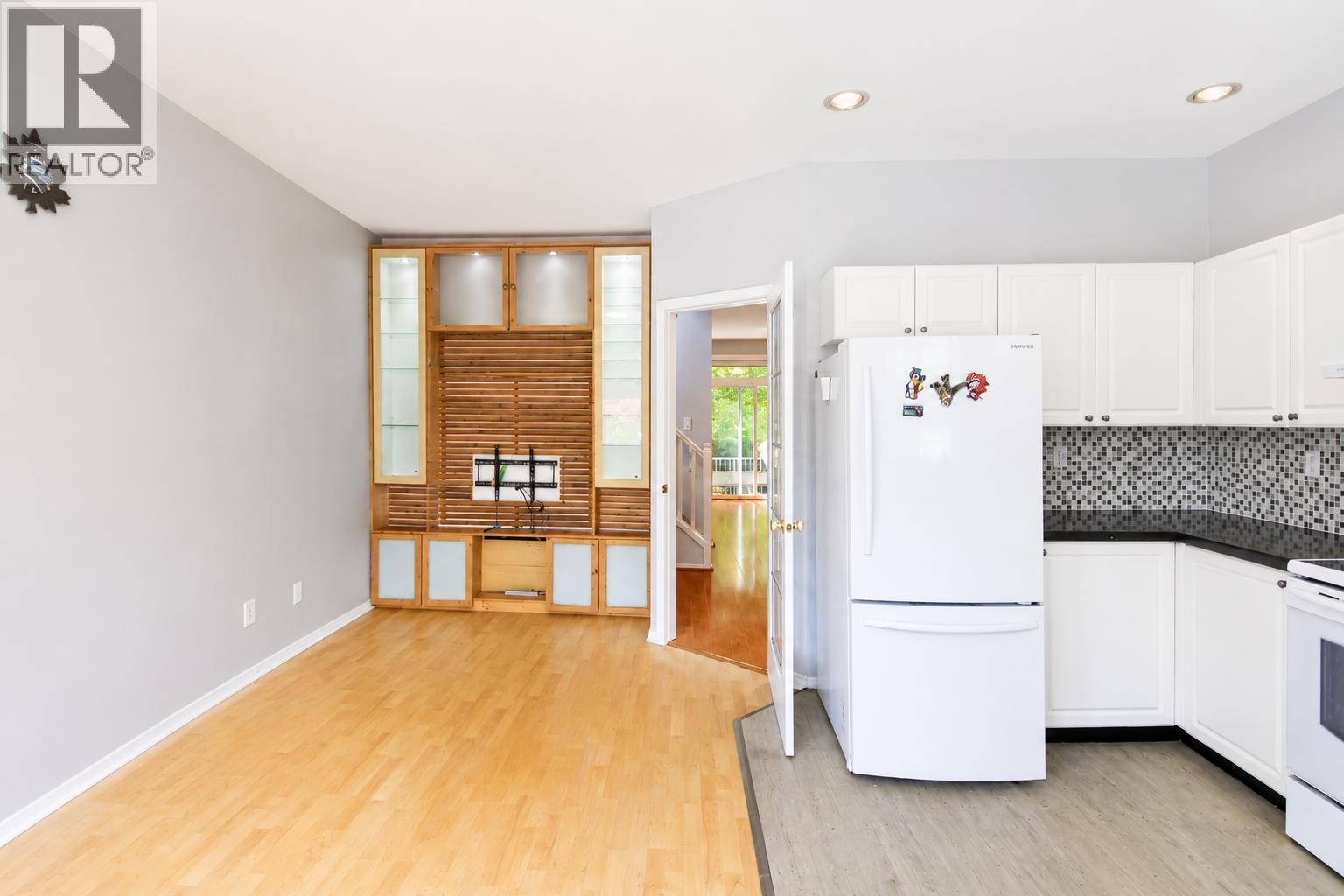 51 5840 Dover Crescent Property Photo 15