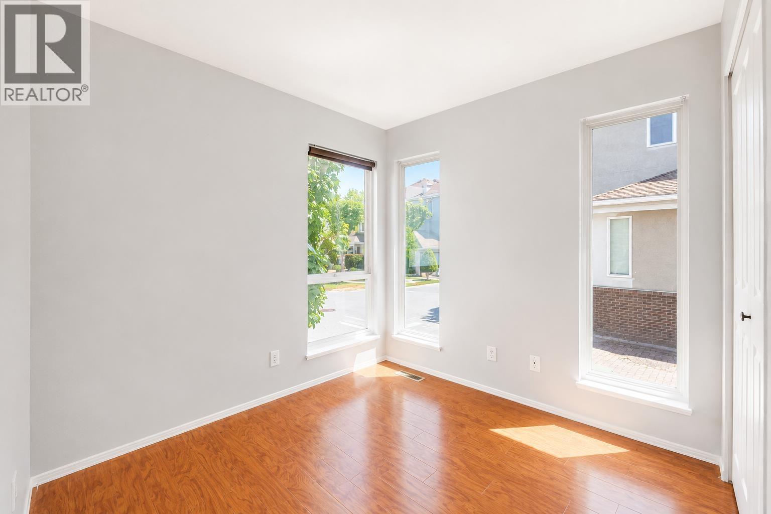 51 5840 Dover Crescent Property Photo 17