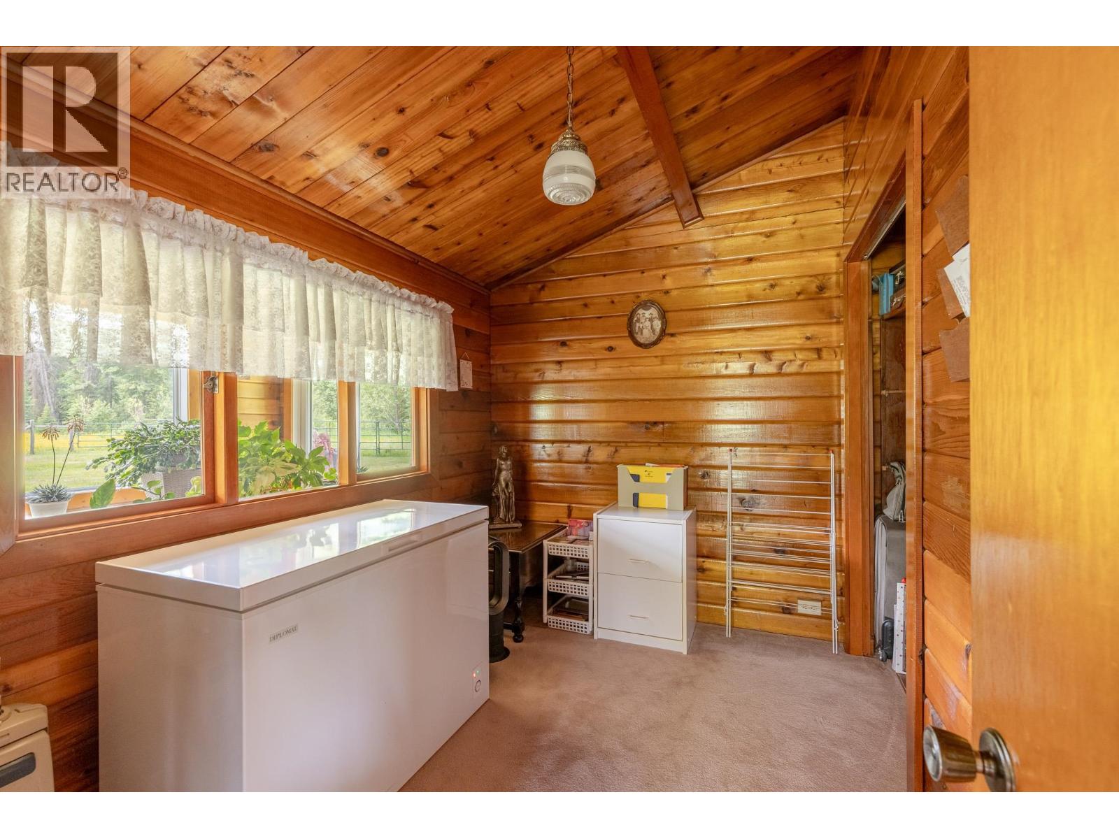 8210 S 5 Highway Property Photo 13