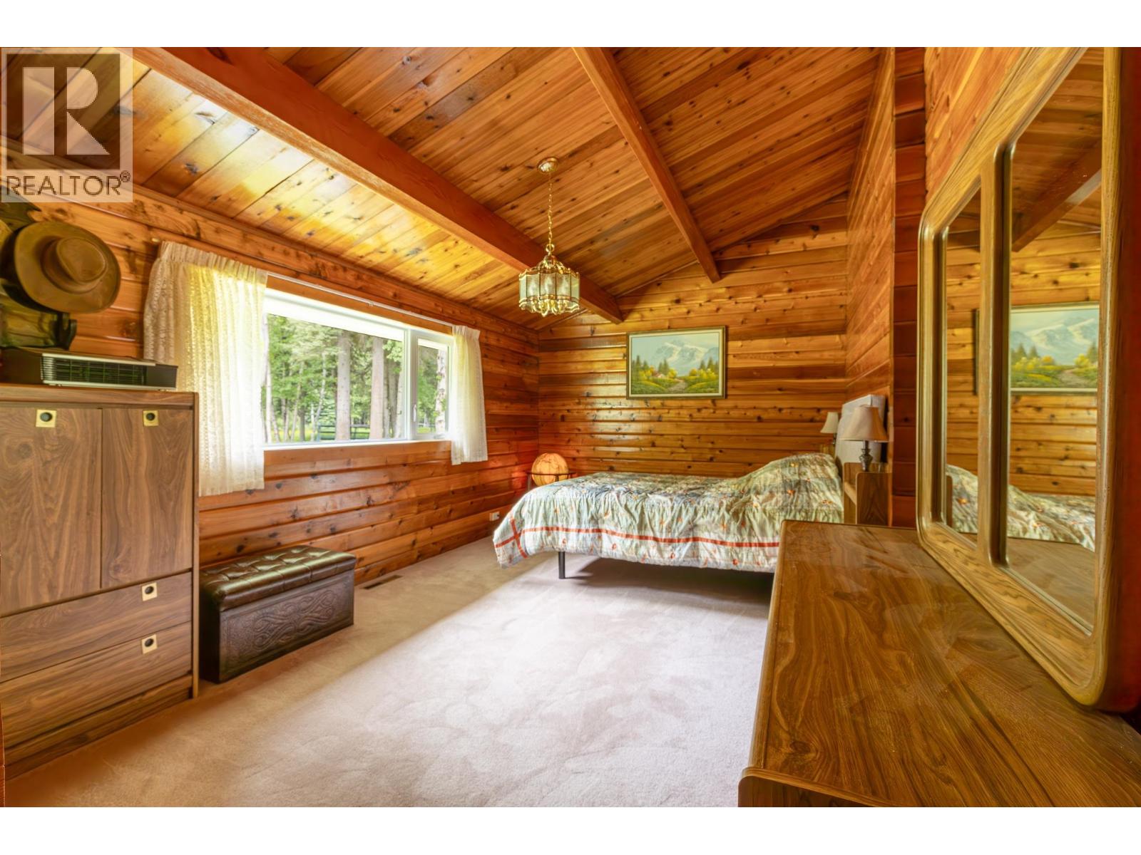 8210 S 5 Highway Property Photo 15