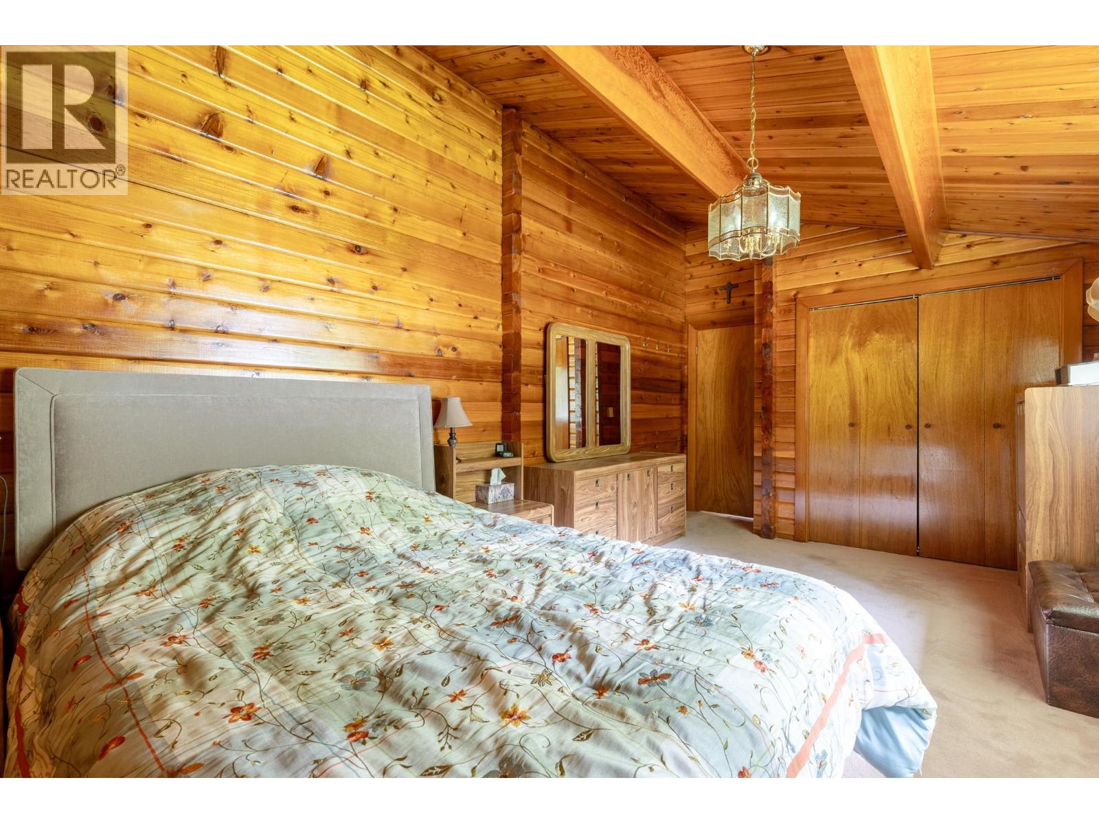8210 S 5 Highway Property Photo 16