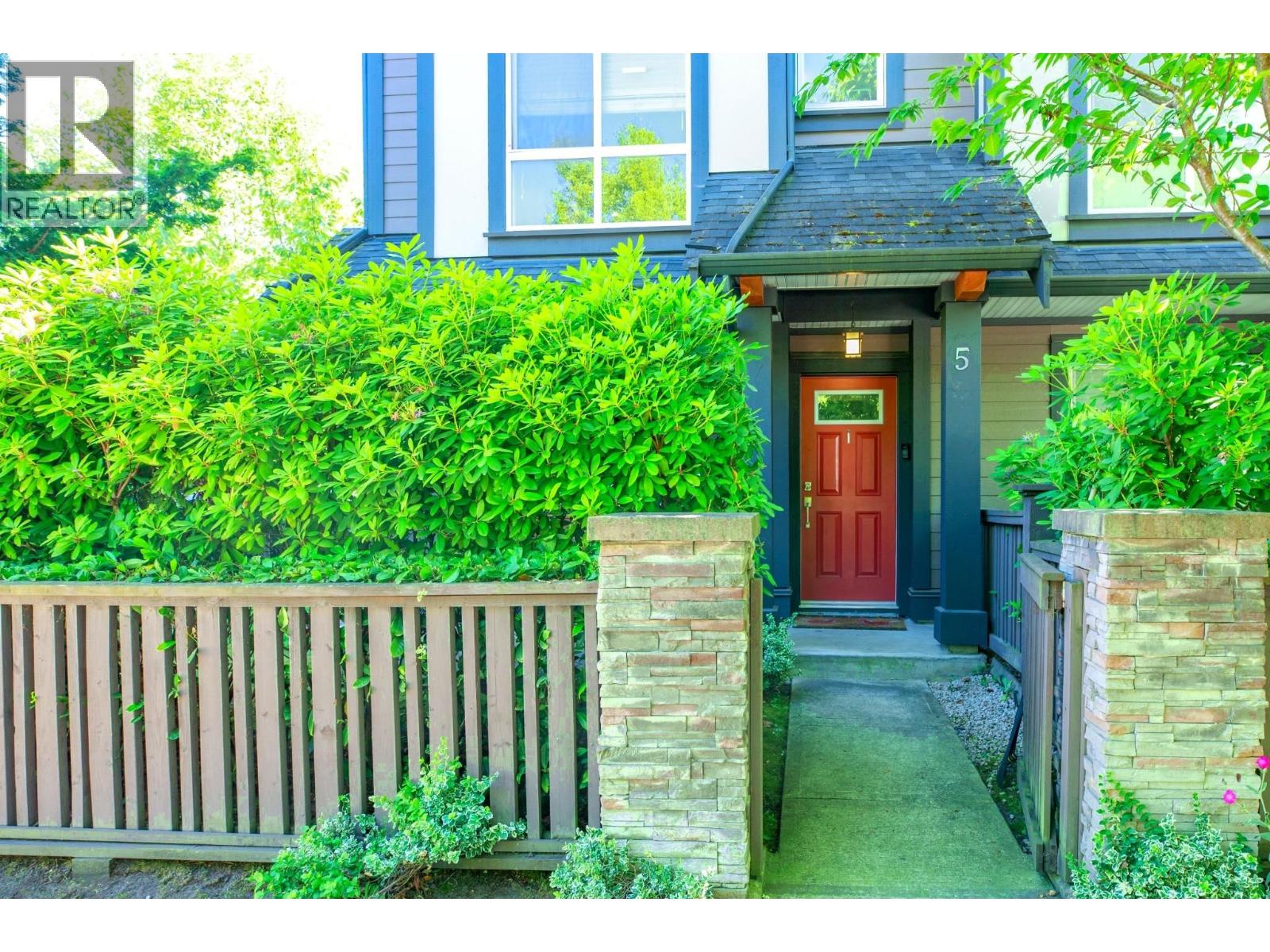 5 6333 Alder Street Property Photo 2