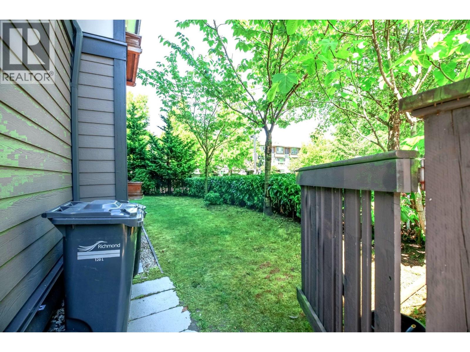 5 6333 Alder Street Property Photo 3