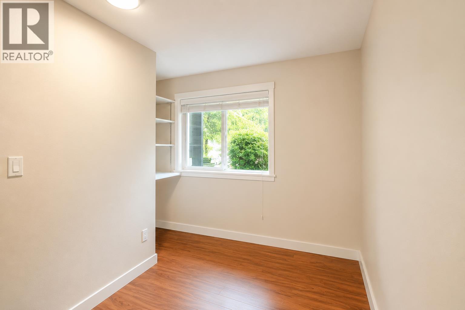 5 6333 Alder Street Property Photo 7