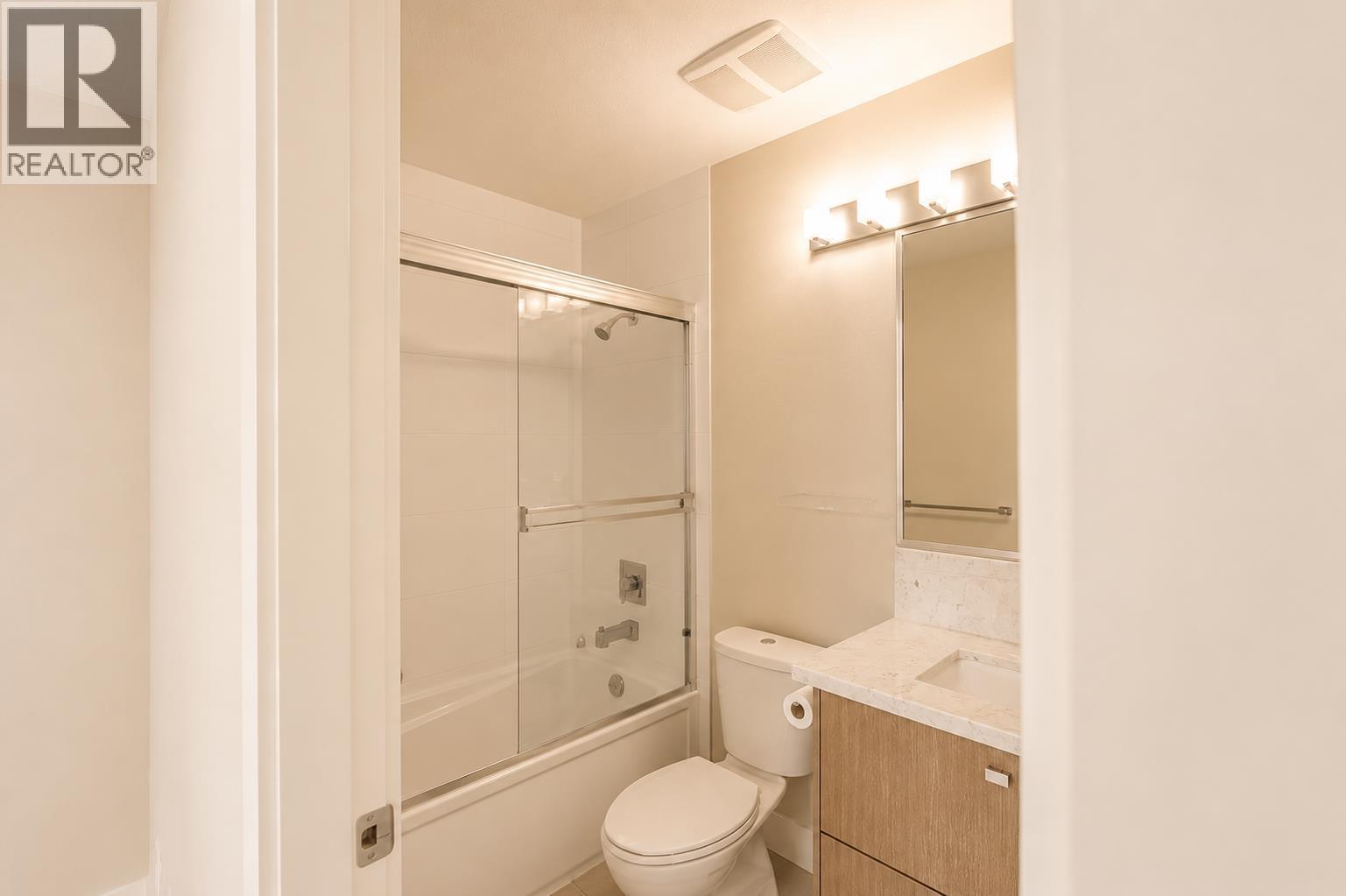5 6333 Alder Street Property Photo 8
