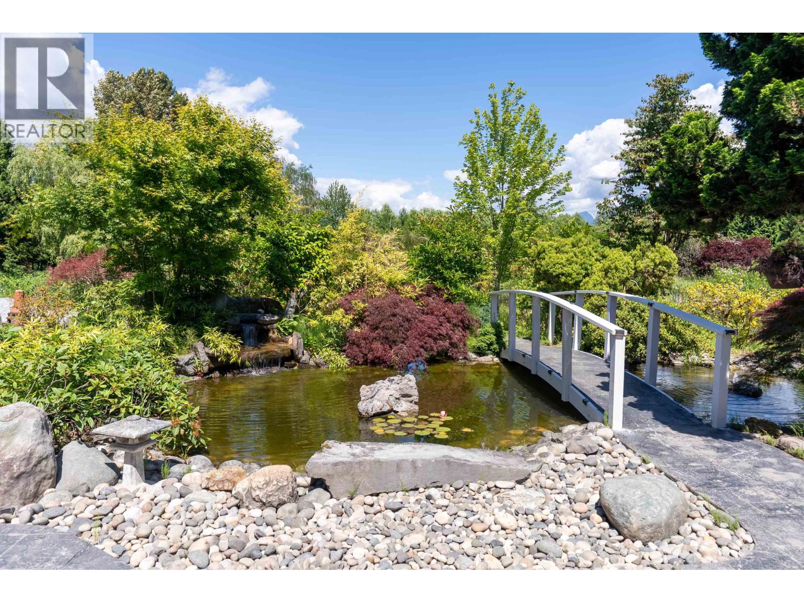 19459 Richardson Road Property Photo 6