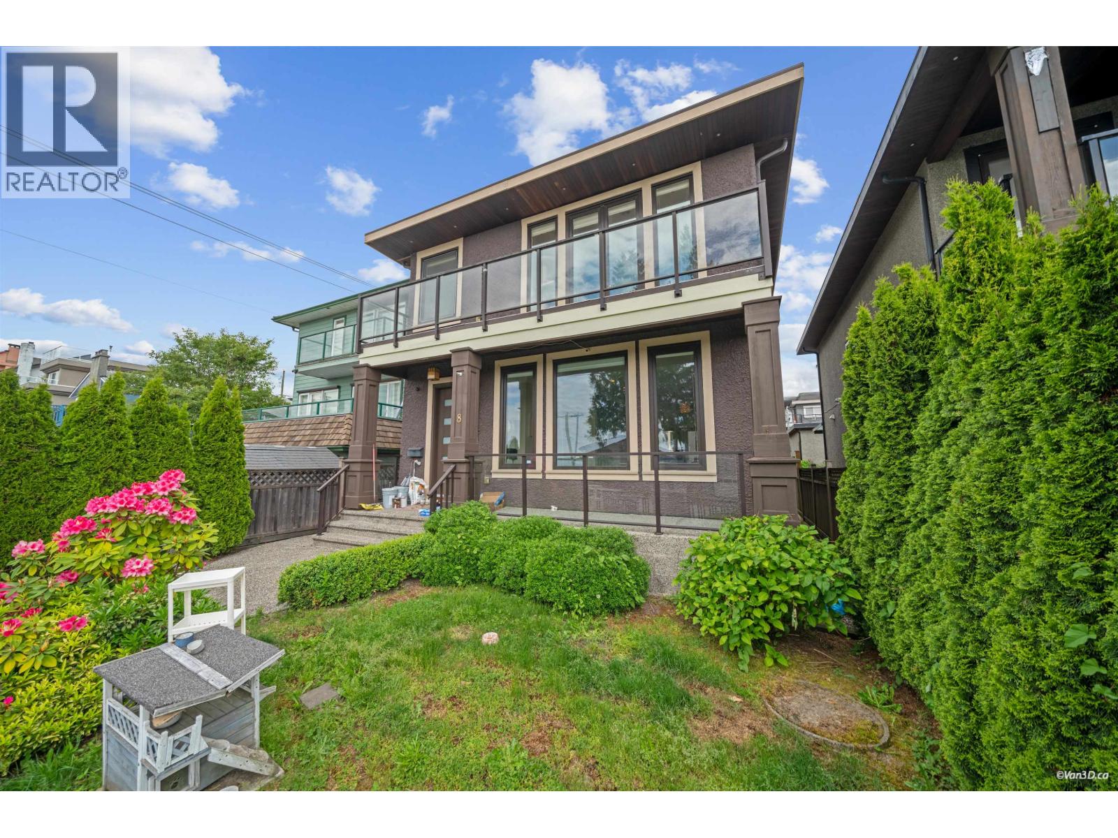8 GLYNDE AVENUE