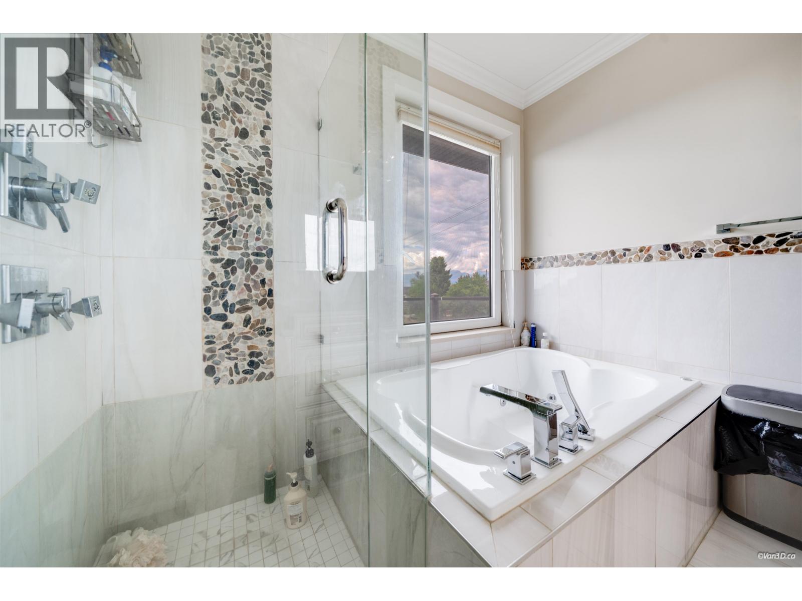 8 Glynde Avenue Property Photo 32