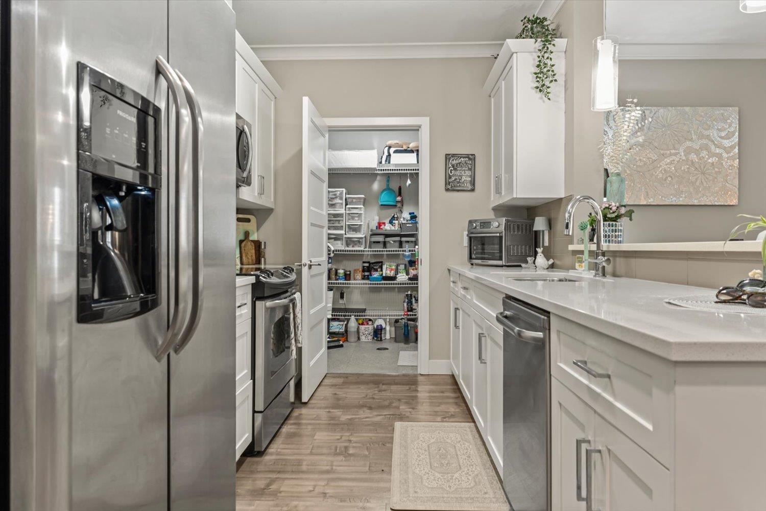 45630 Spadina Avenue #104 Property Photo 5
