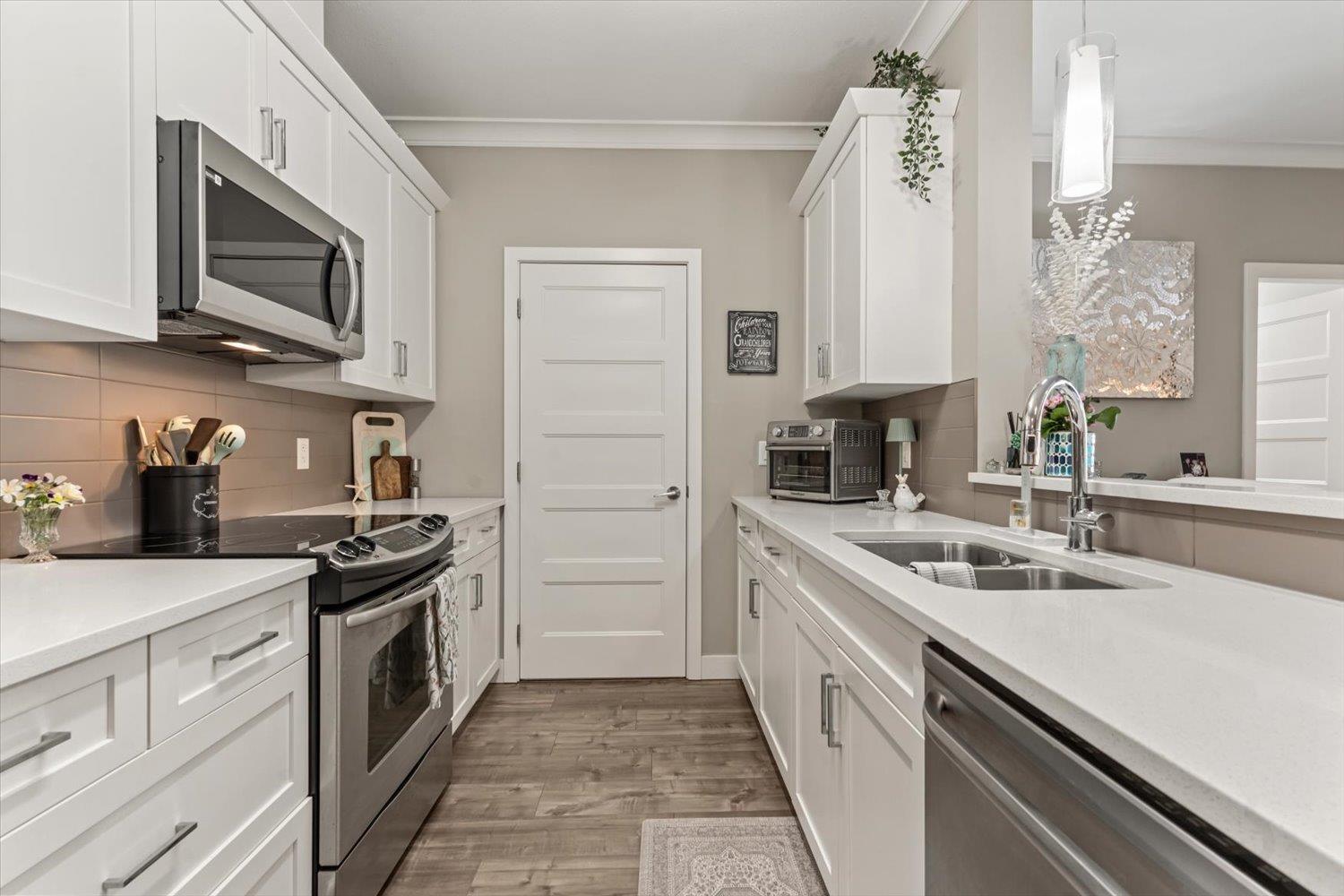 45630 Spadina Avenue #104 Property Photo 6