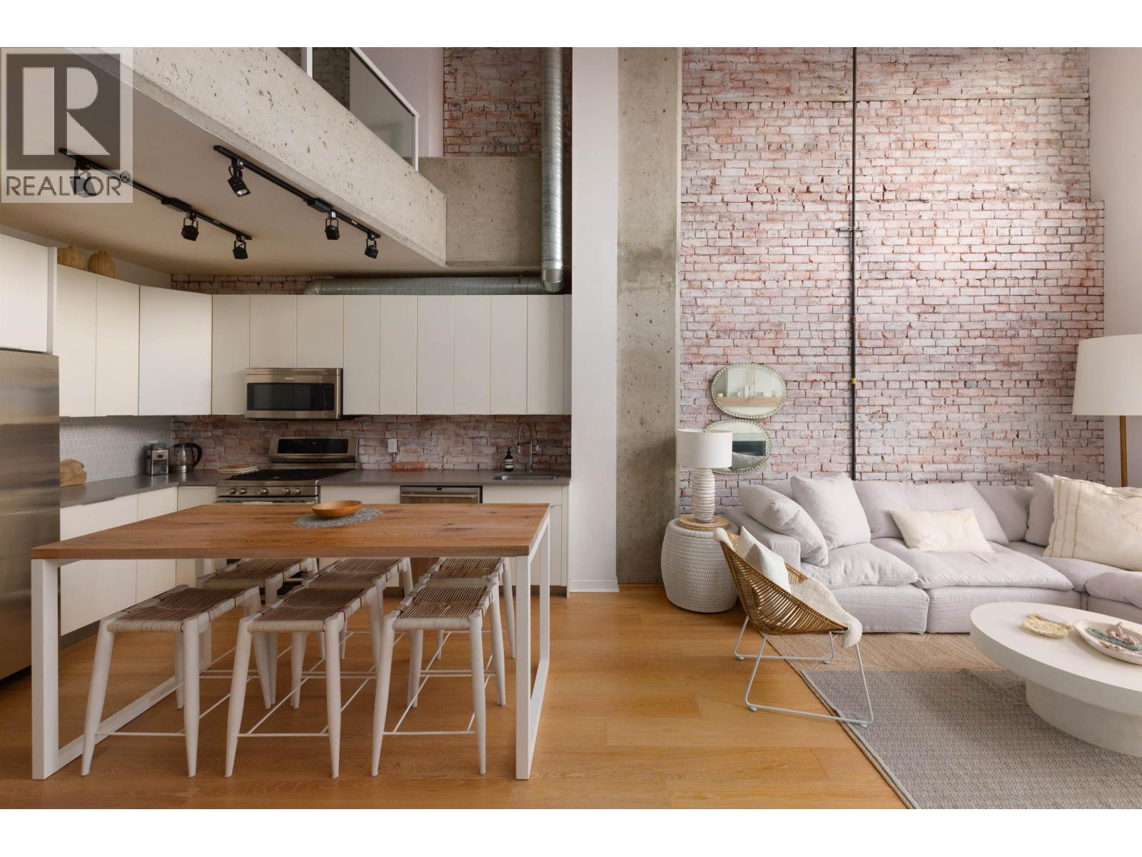 308 27 Alexander Street Property Photo 5