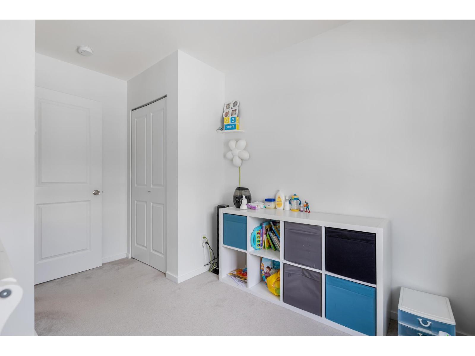 26 16337 15 Avenue Property Photo 18