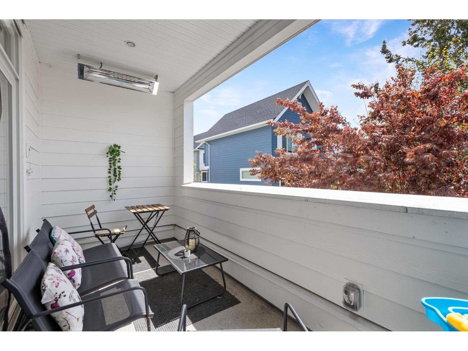 26 16337 15 Avenue Property Photo 22