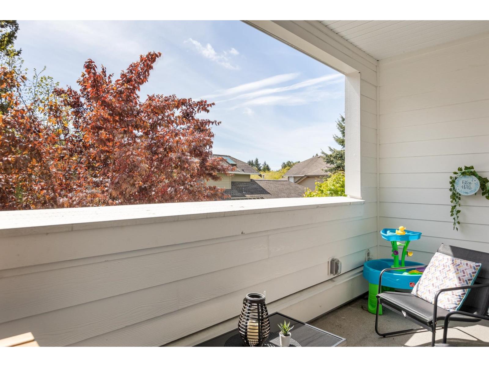 26 16337 15 Avenue Property Photo 23