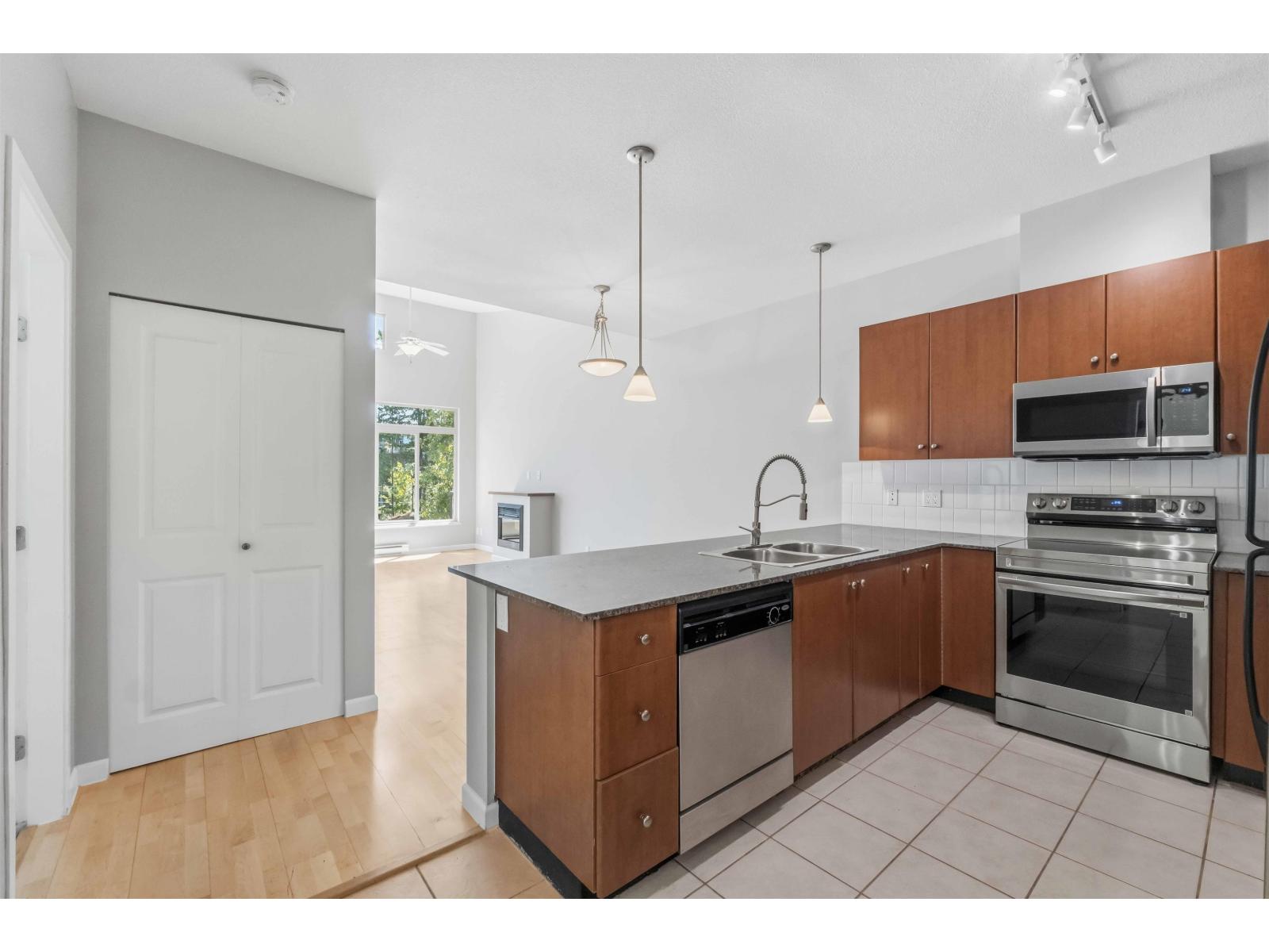 421 15385 101a Avenue Property Photo 8