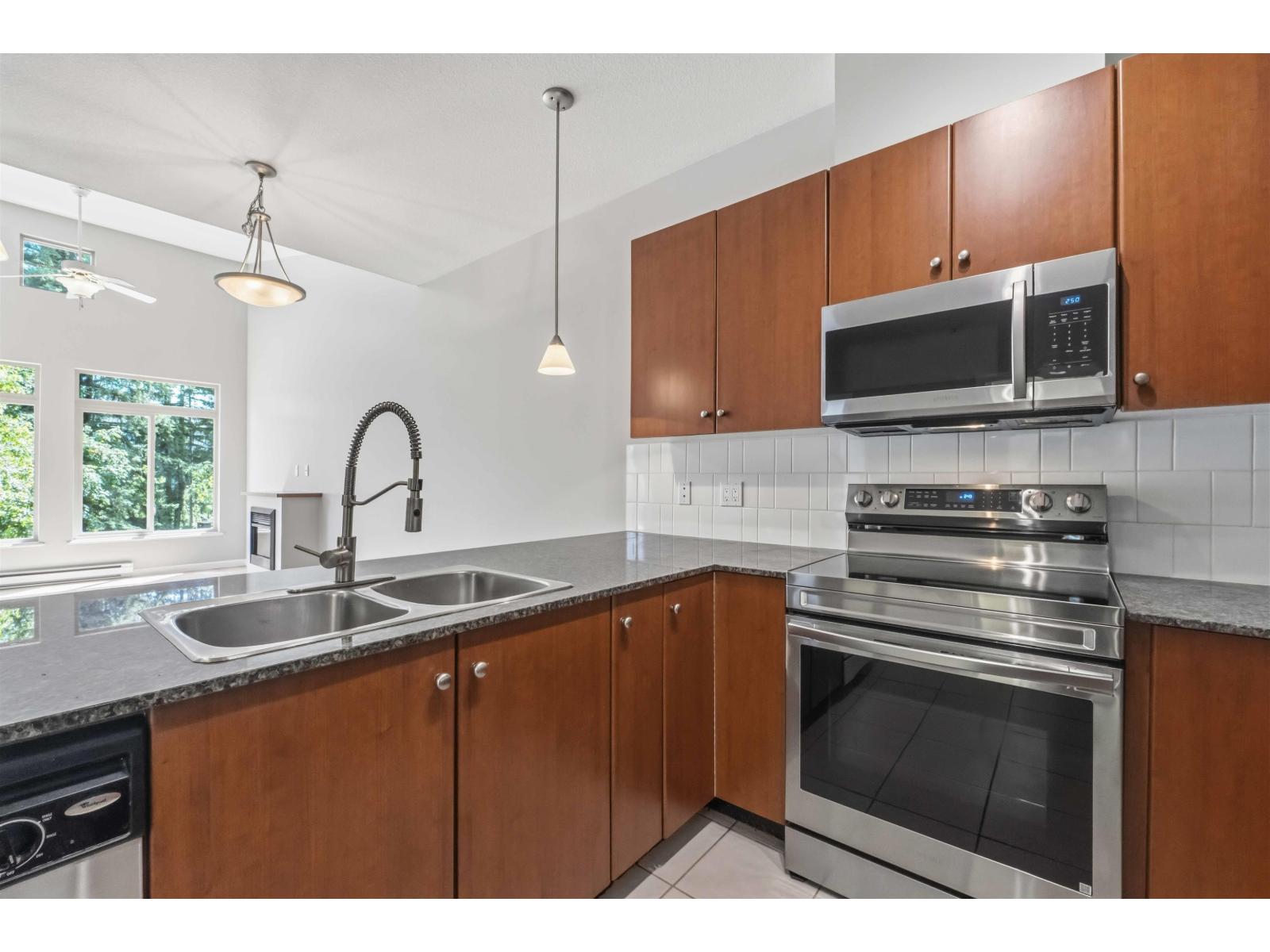 421 15385 101a Avenue Property Photo 9