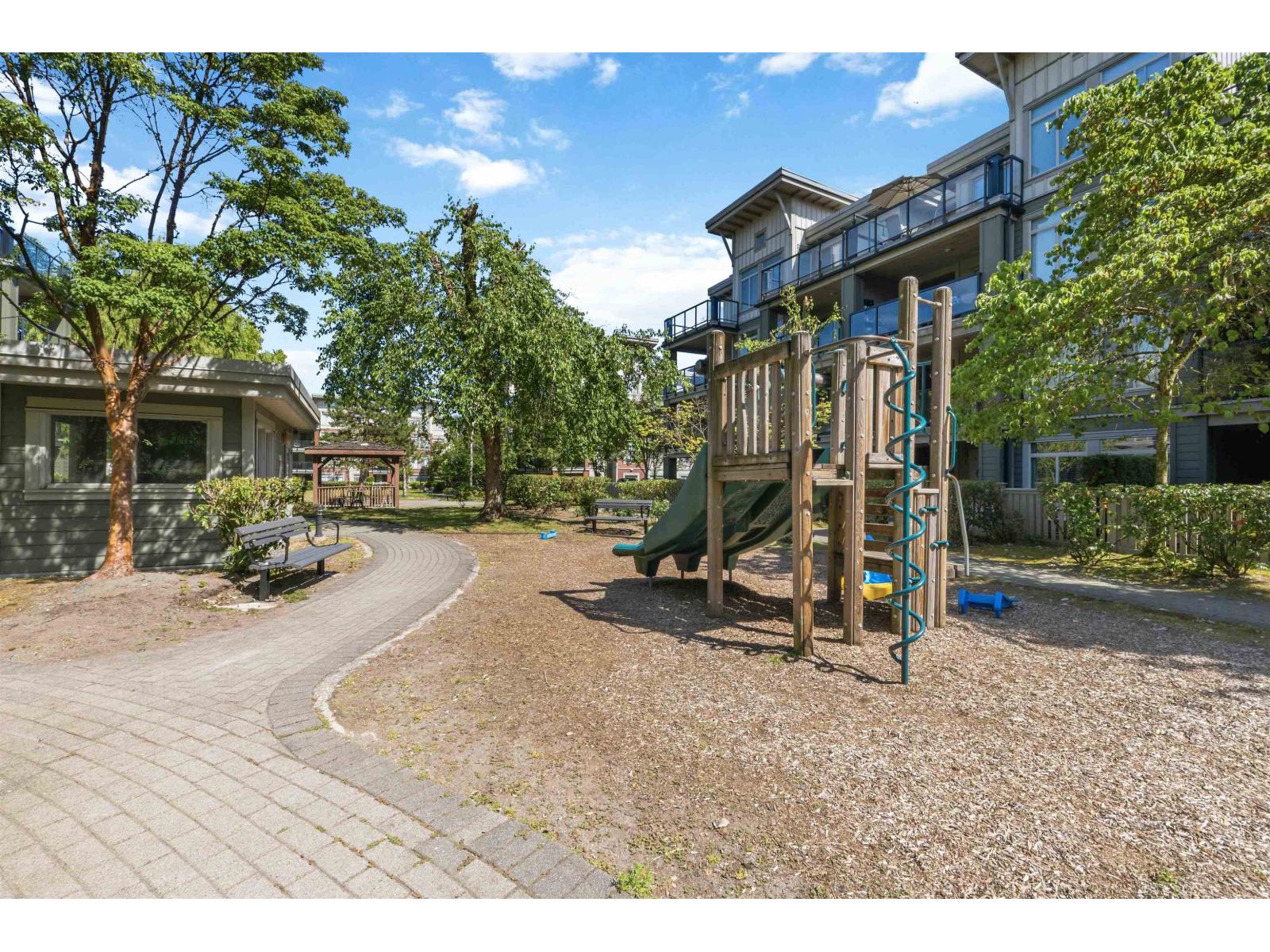 421 15385 101a Avenue Property Photo 38