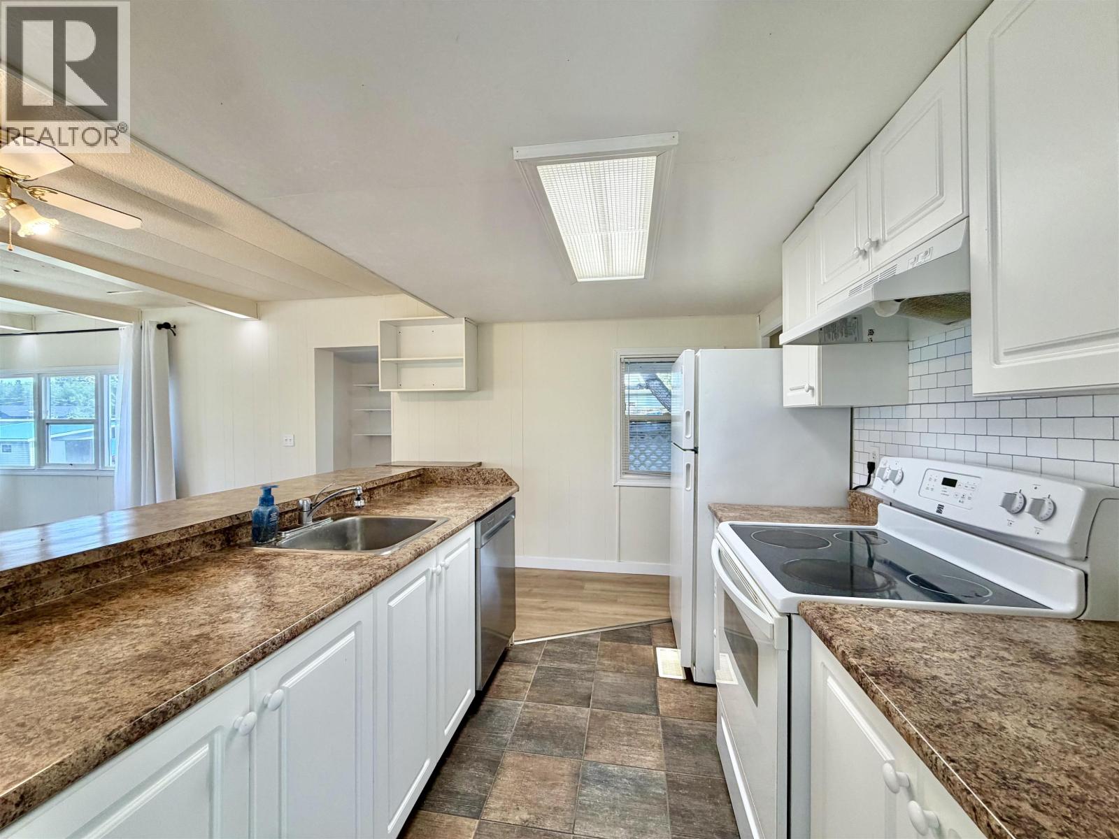 10 5506 Park Drive Property Photo 6