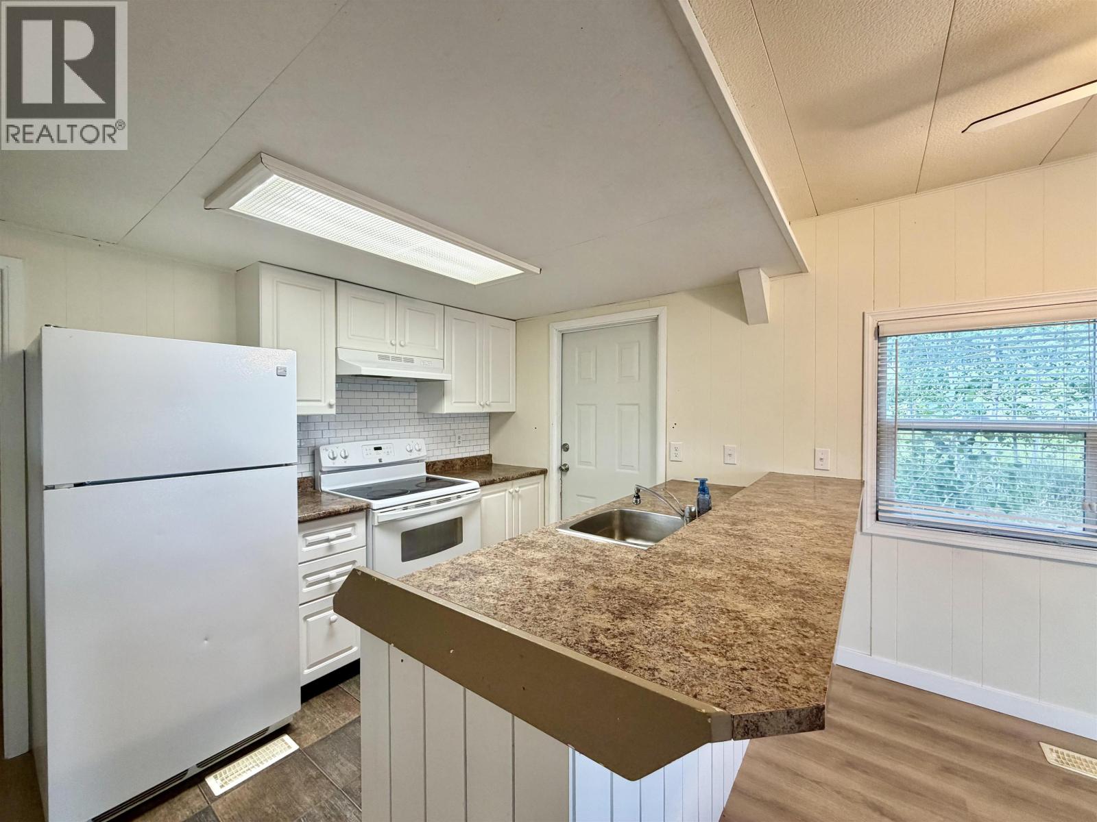 10 5506 Park Drive Property Photo 8