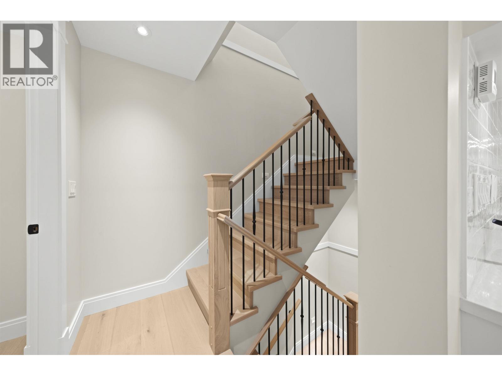 1458 W 45th Avenue Property Photo 18