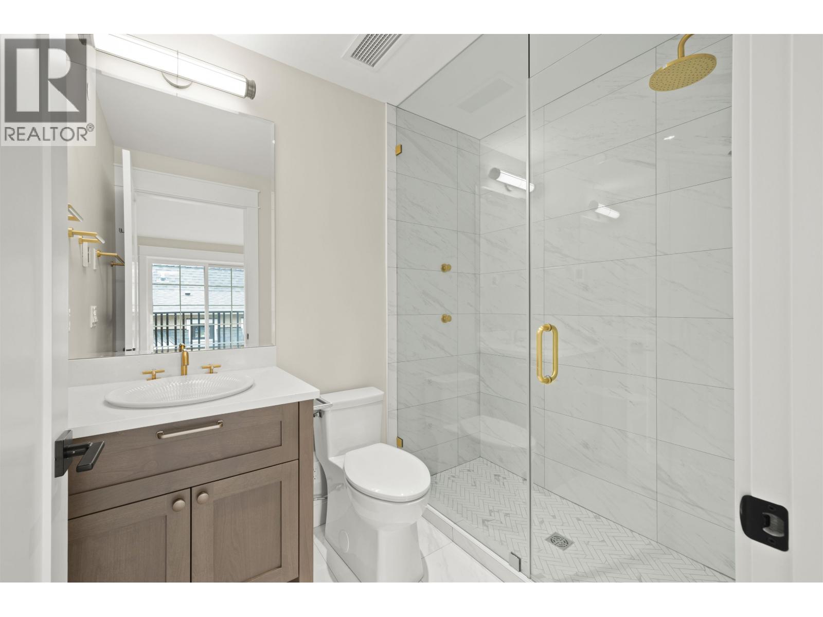 1458 W 45th Avenue Property Photo 23
