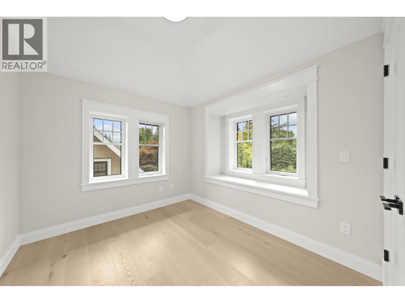 1458 W 45th Avenue Property Photo 25