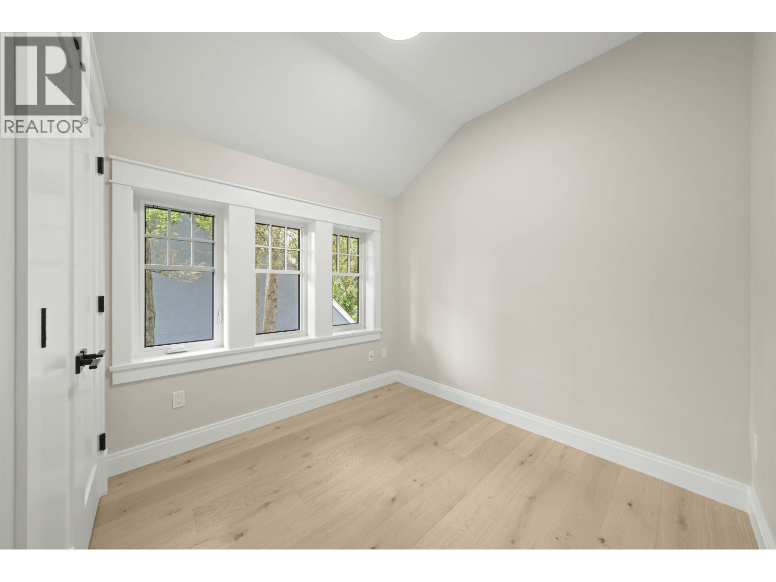 1458 W 45th Avenue Property Photo 26