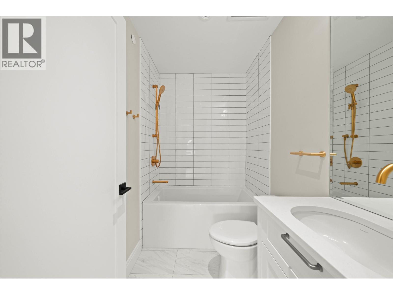 1458 W 45th Avenue Property Photo 27