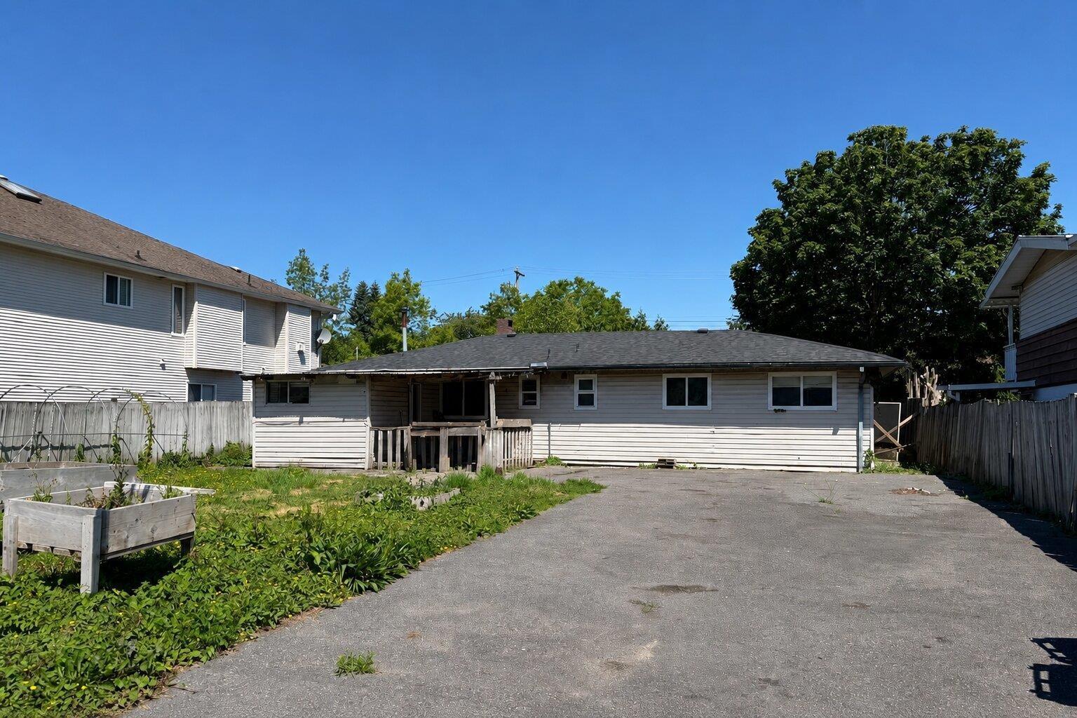 14086 72 AVENUE