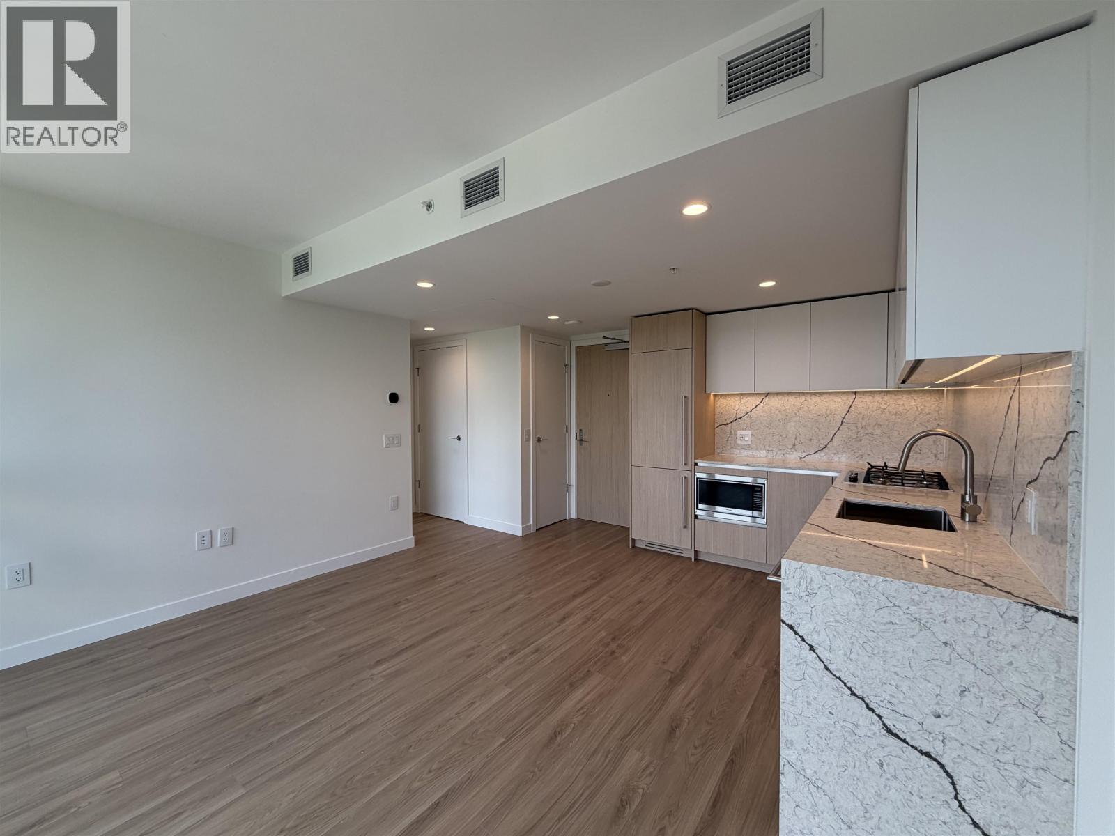 1103 2135 Springer Avenue Property Photo 4