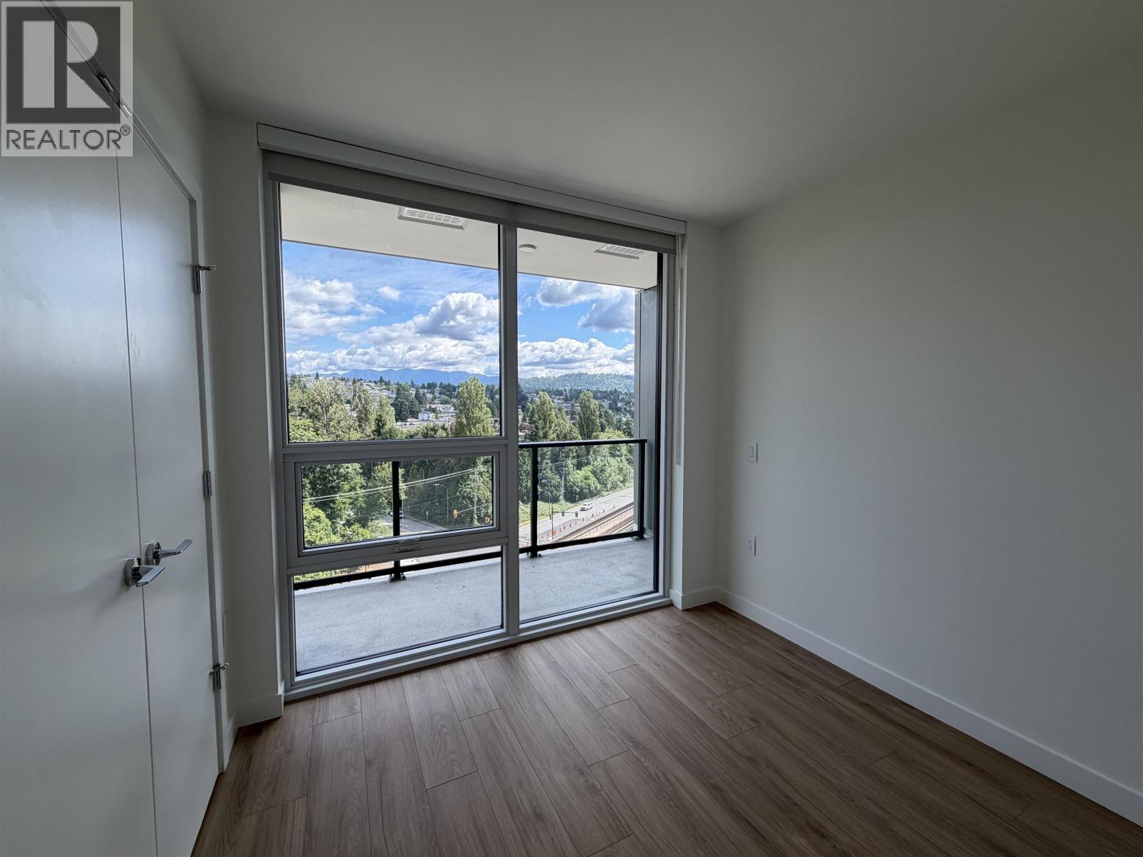 1103 2135 Springer Avenue Property Photo 6