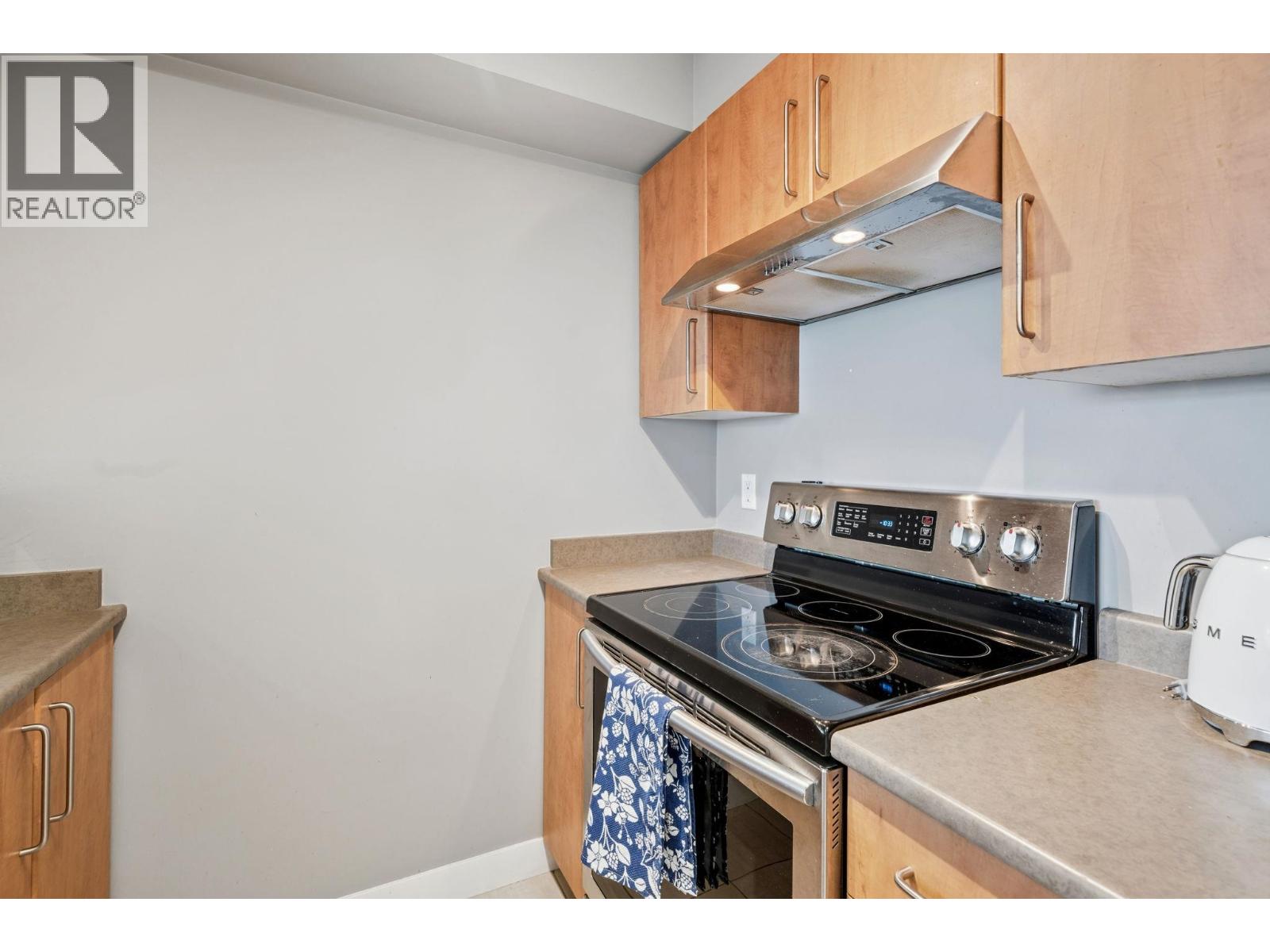 1610 5380 Oben Street Property Photo 5