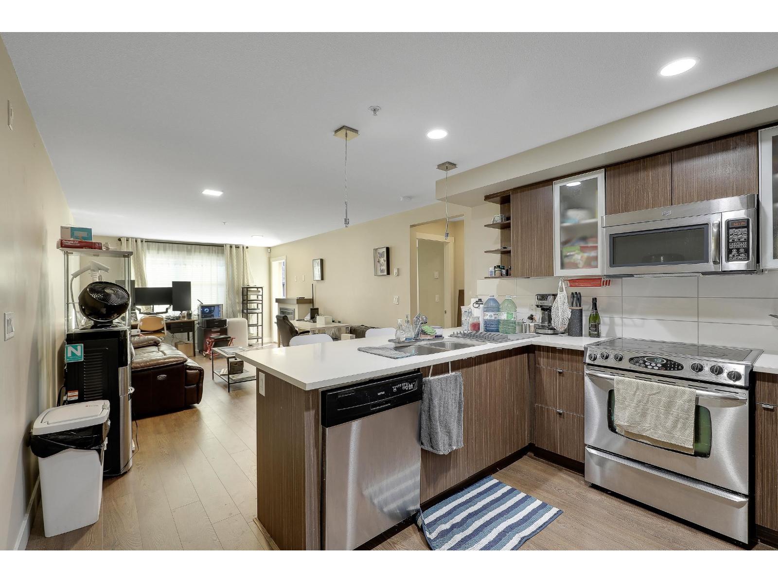 209 19936 56 Avenue Property Photo 12
