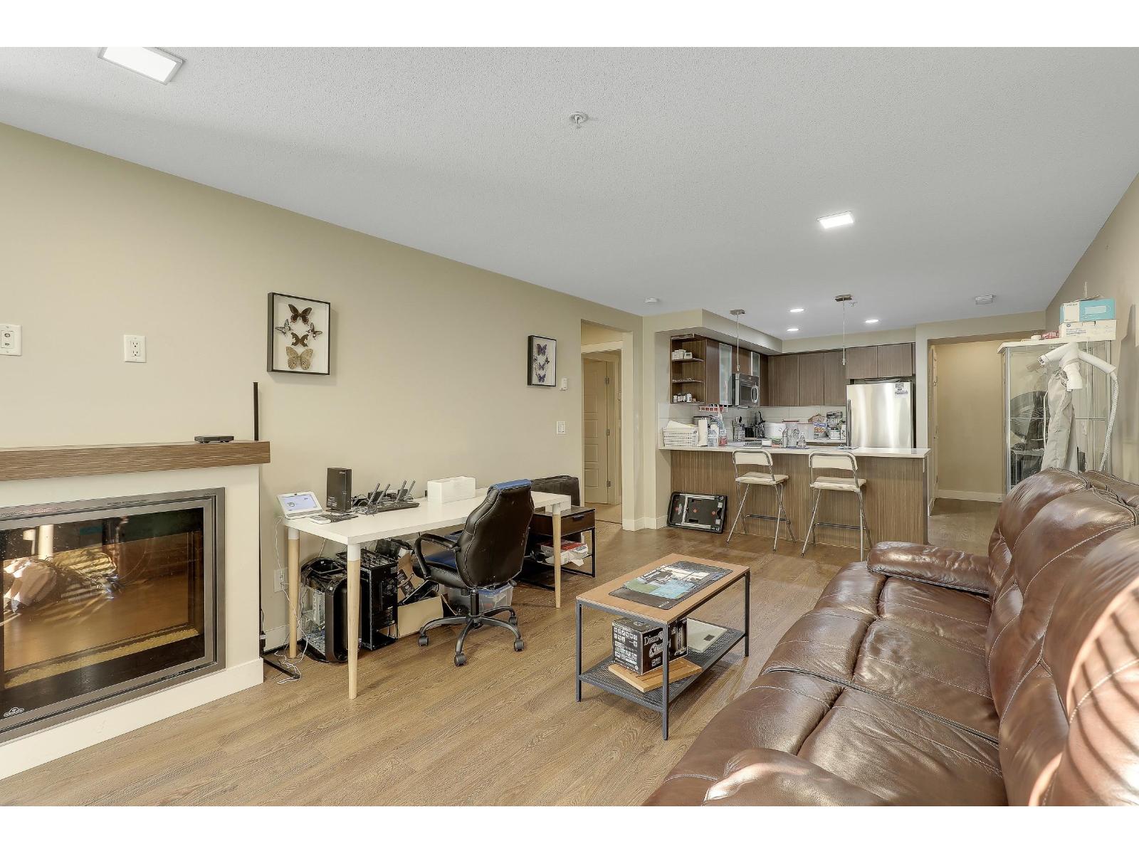 209 19936 56 Avenue Property Photo 17